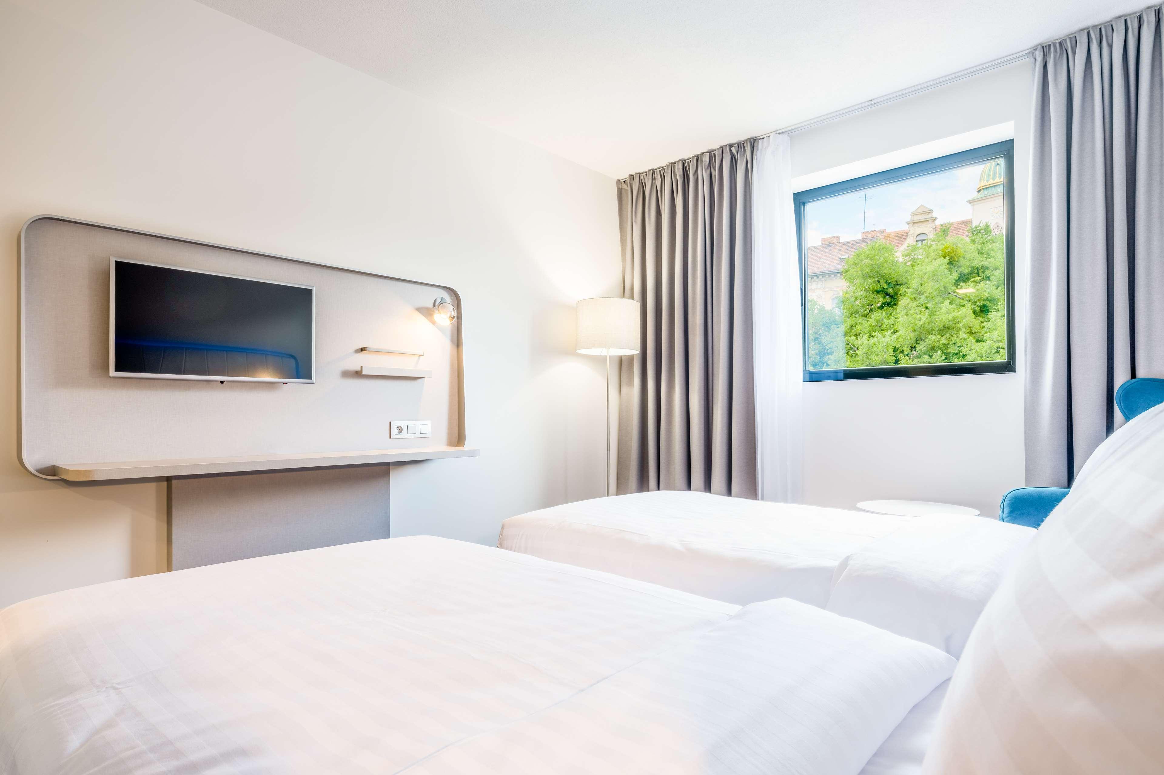 Park Inn By Radisson Danube Bratislava Exterior foto