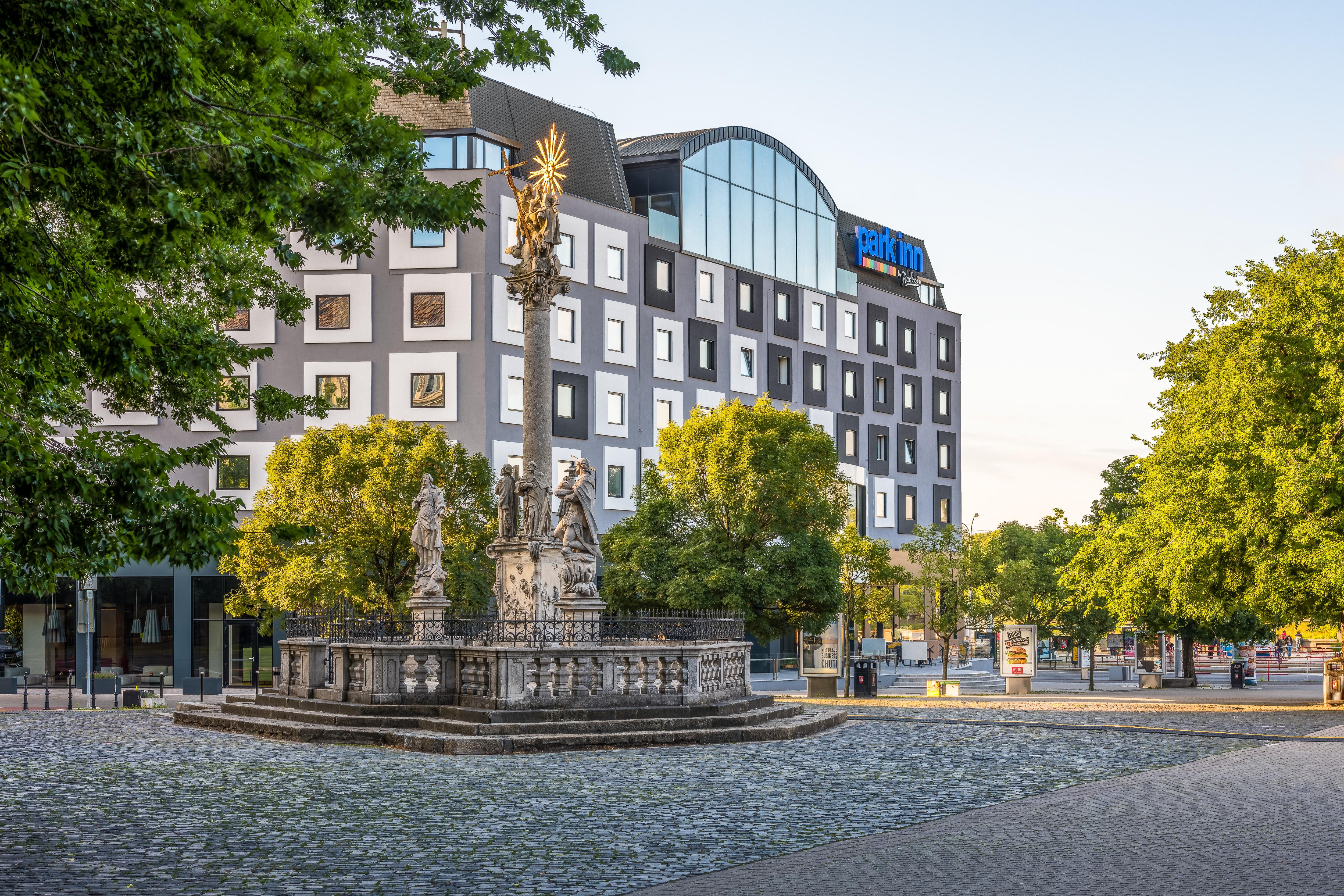 Park Inn By Radisson Danube Bratislava Exterior foto