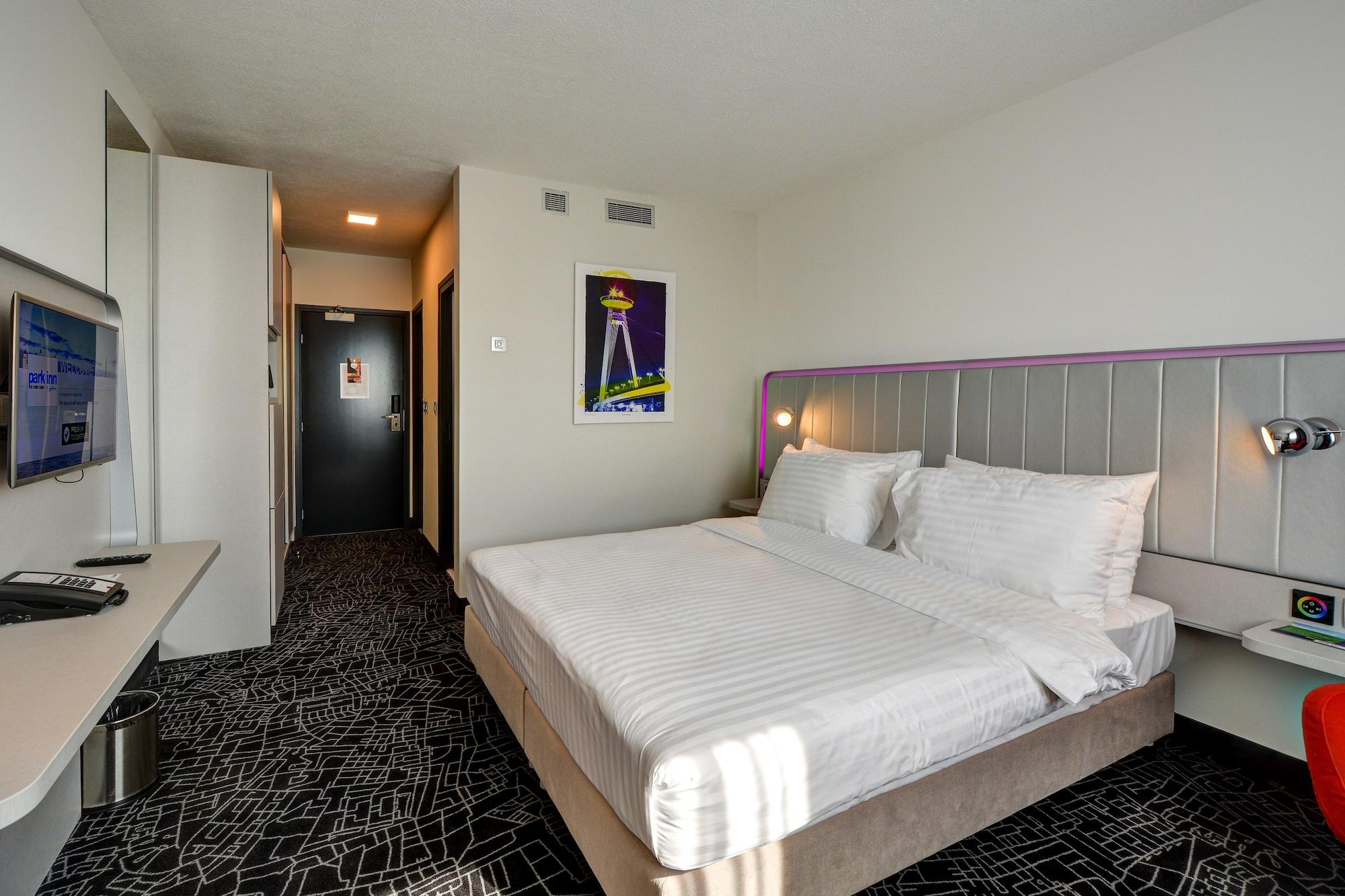 Park Inn By Radisson Danube Bratislava Exterior foto
