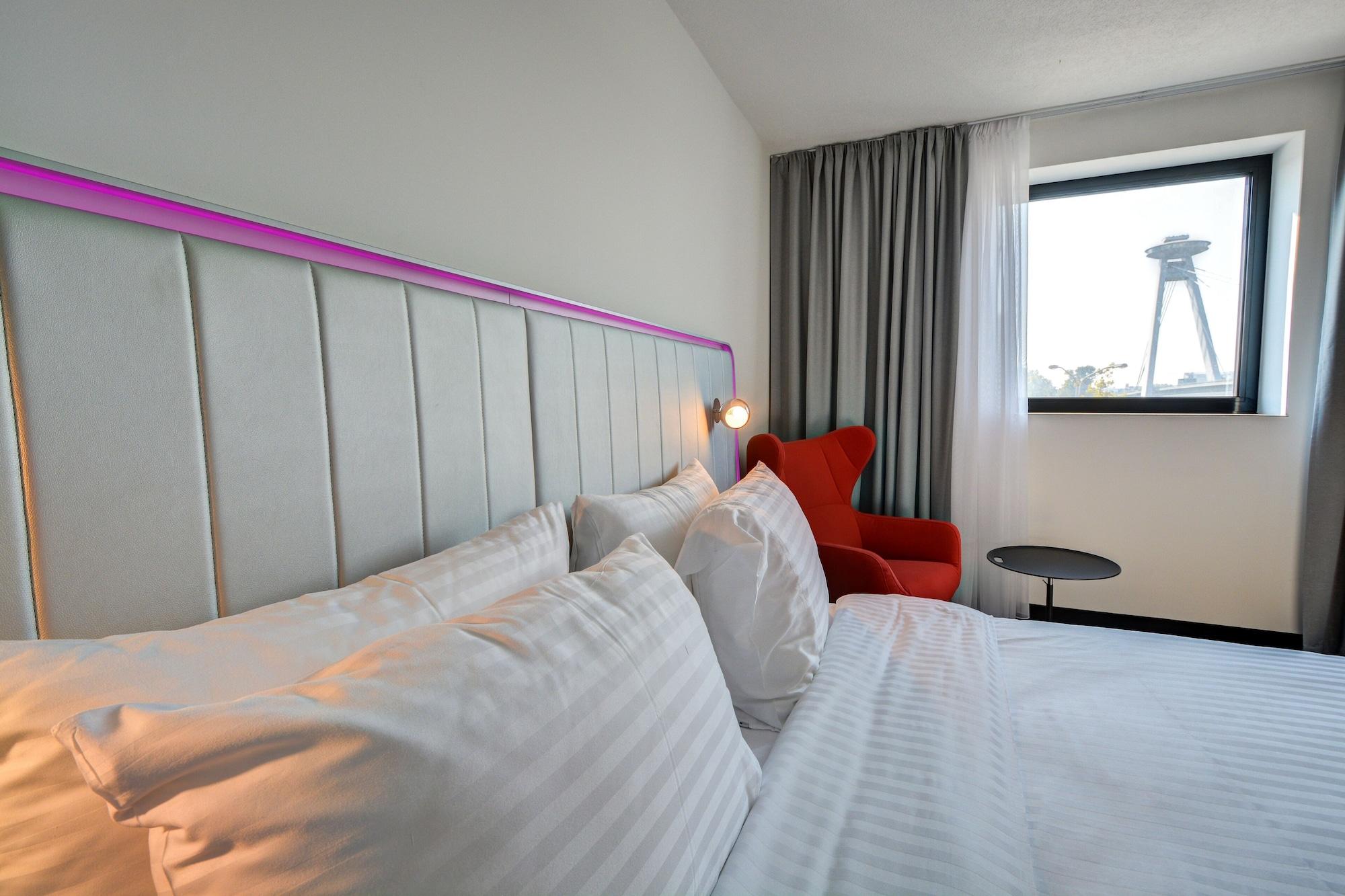 Park Inn By Radisson Danube Bratislava Exterior foto